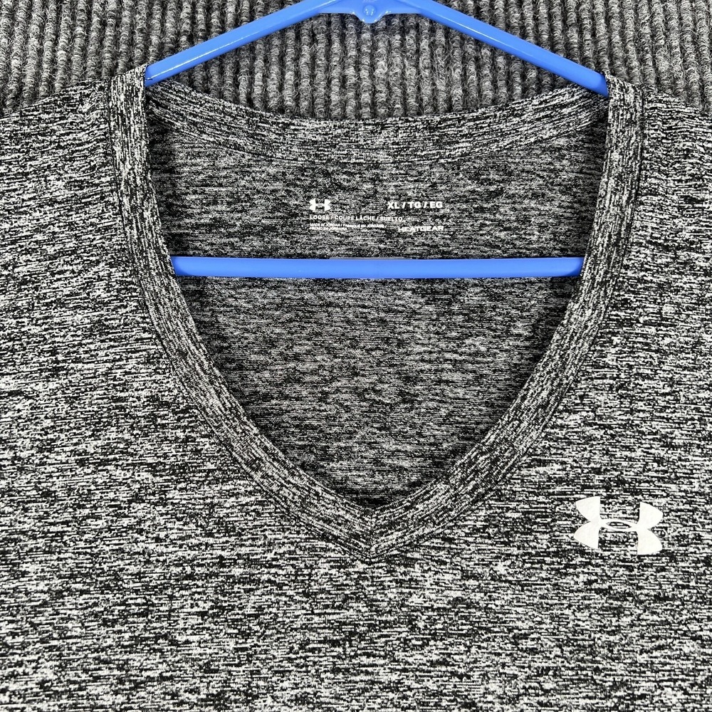 Under Armour Shirt Womens XL Black Short Sleeve V Neck Loose Fit‎ Heat Gear